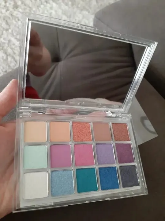 Matte And Glitter Eyeshadow Kit 100 g