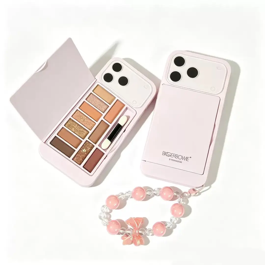 Iphone 17 Eyeshadow With a Phone Chain
