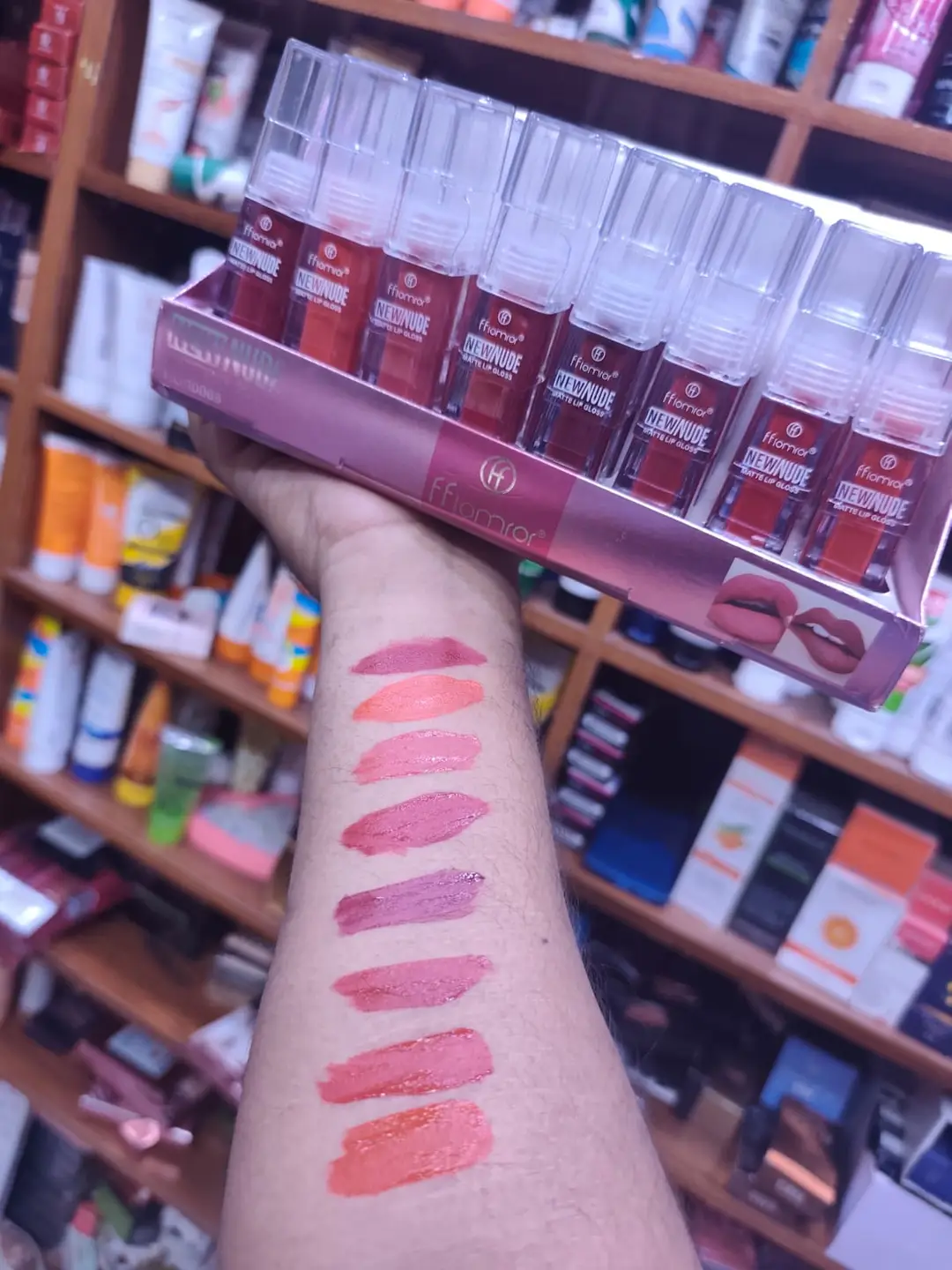 Bold Coverage Lip Gloss 200 g -8 Pcs