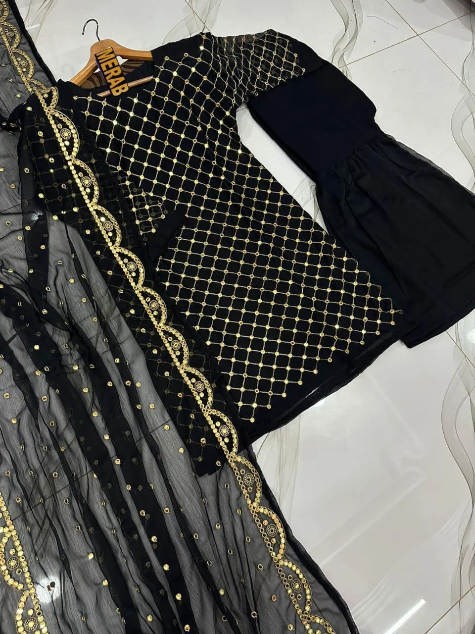 Black Mirror Work 3Pcs Women Suit Party Wear