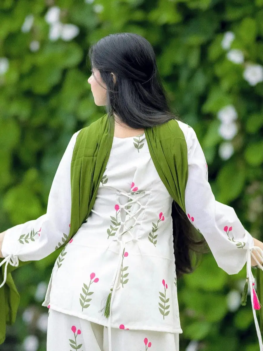 3 Pcs Women's Stitched Swiss Voile Printed Suit