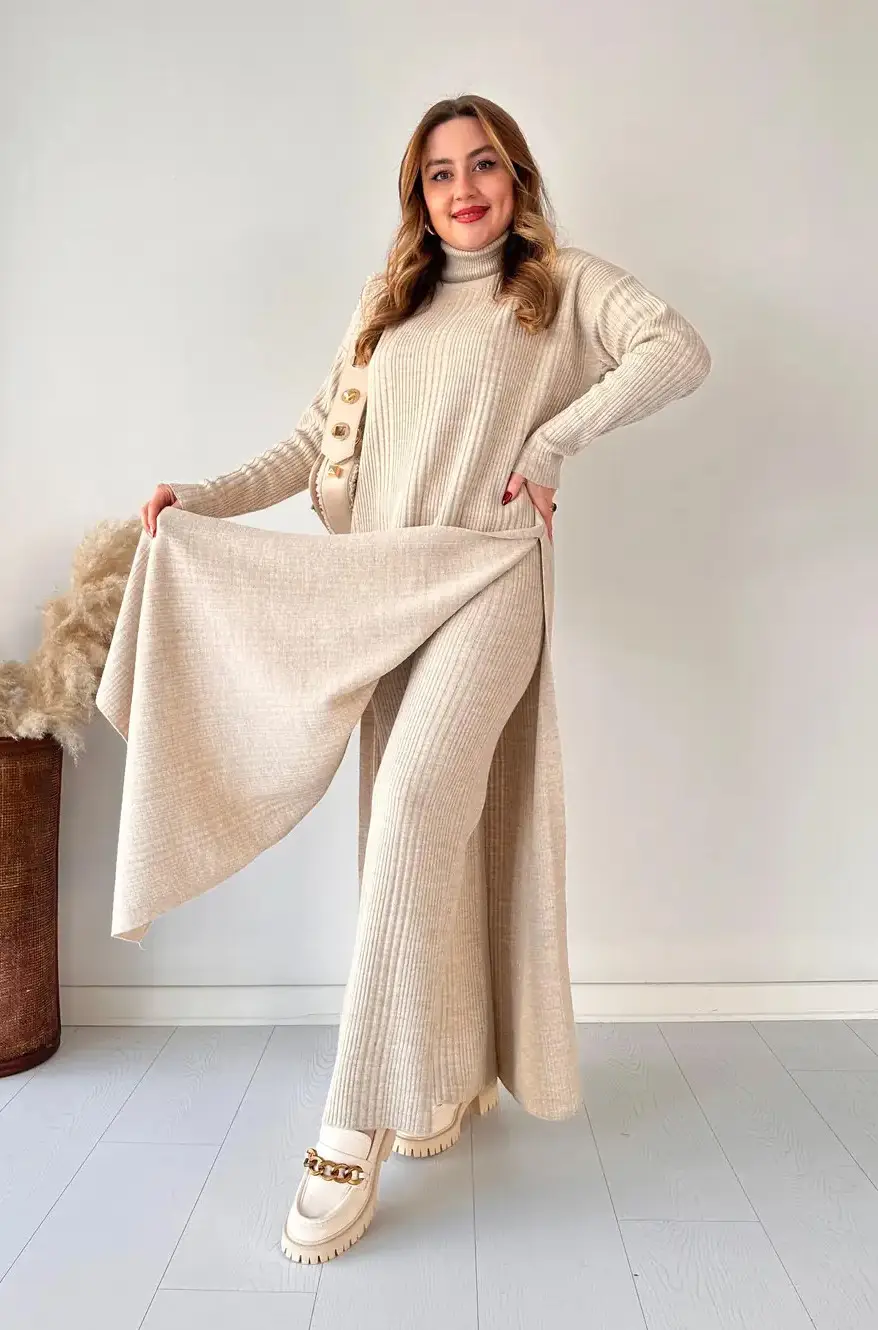 2 Pcs Women's Stitched Grip Plain Co-Ord Set