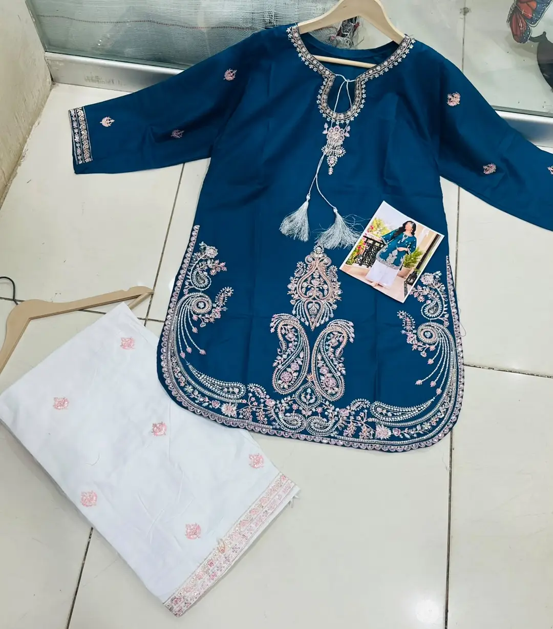 2 Pcs Women's Stitched Sequence Embroidery Work On Neck,