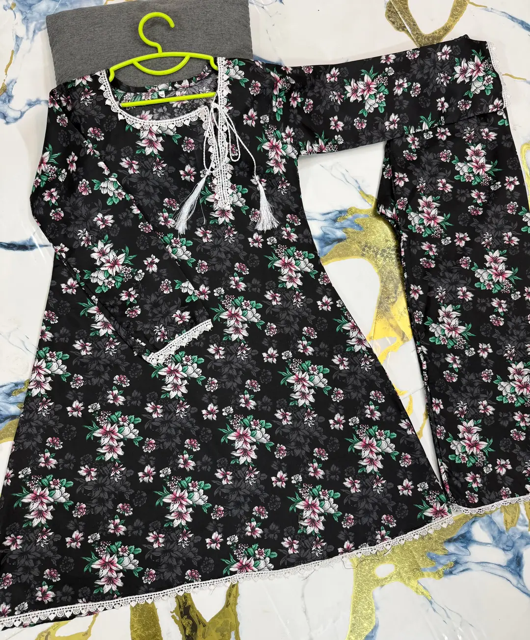 2 Pcs Girl's Cotton Lawn Printed Kurta And Pajama