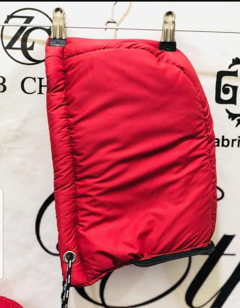 Men's Red Parachute Sleeveless Puffer Jacket with Hood