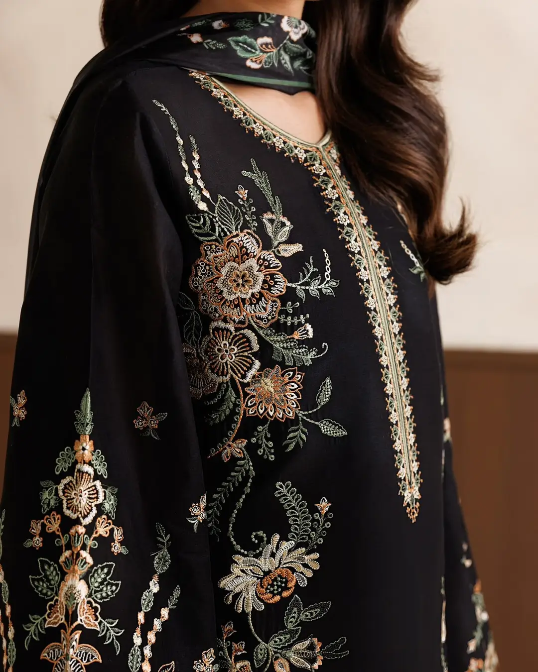 3 Pcs Women's Unstitched Embroidered Suit
