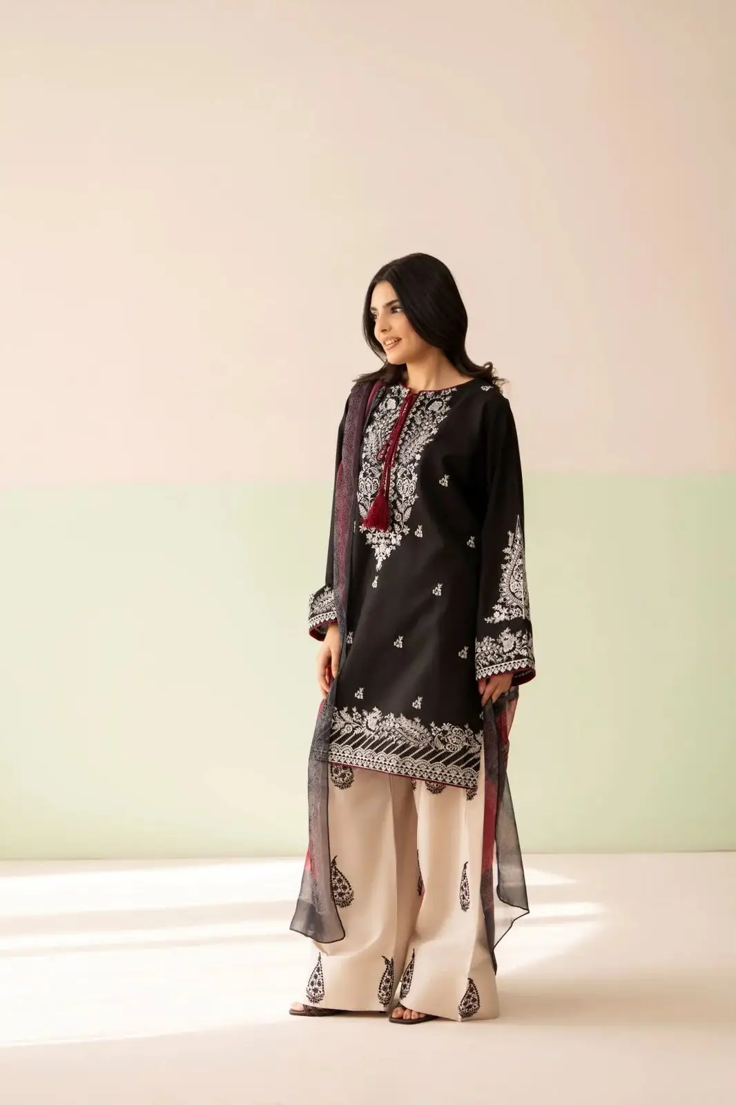 3 Pcs Women's Unstitched Embroidered Suit