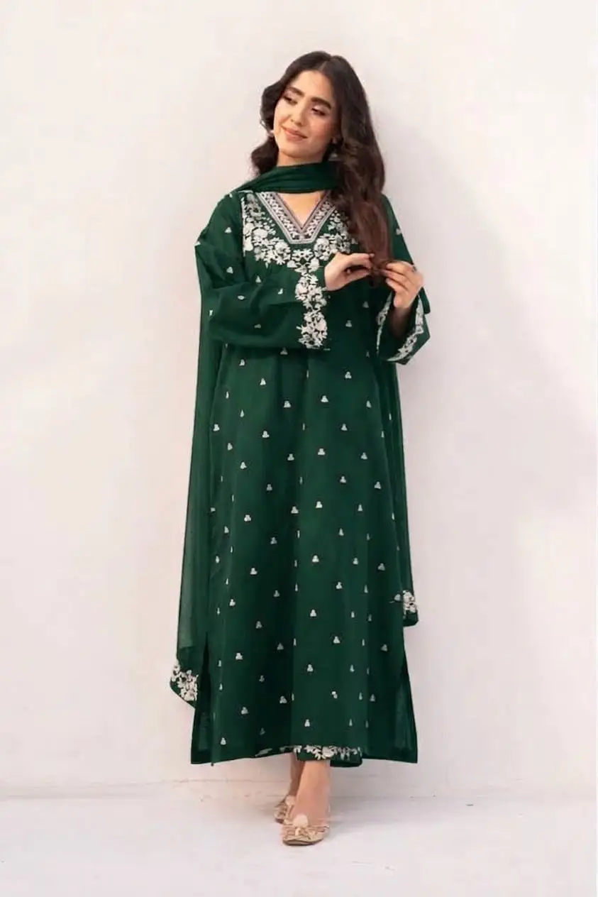 3 Pcs Women's Unstitched Embroidered Suit