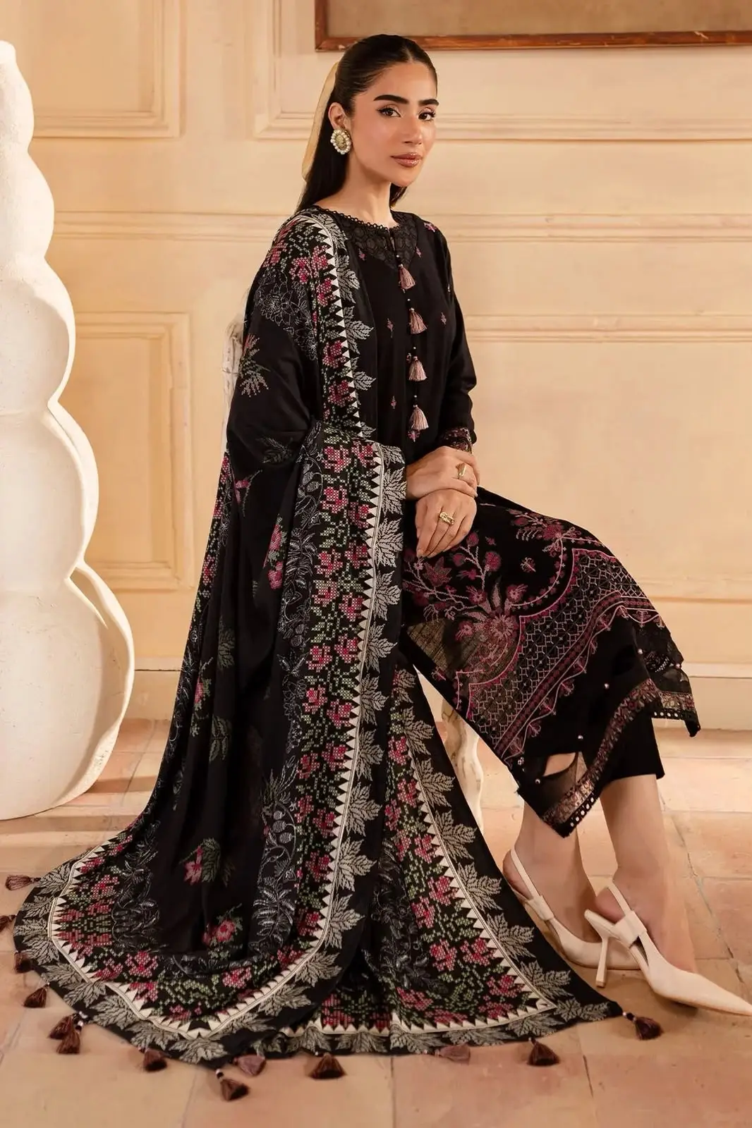 3 Pcs Women's Unstitched Embroidered Suit