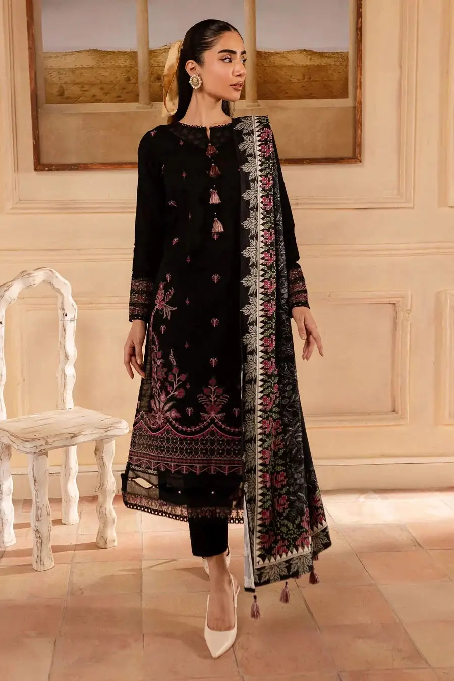 3 Pcs Women's Unstitched Embroidered Suit
