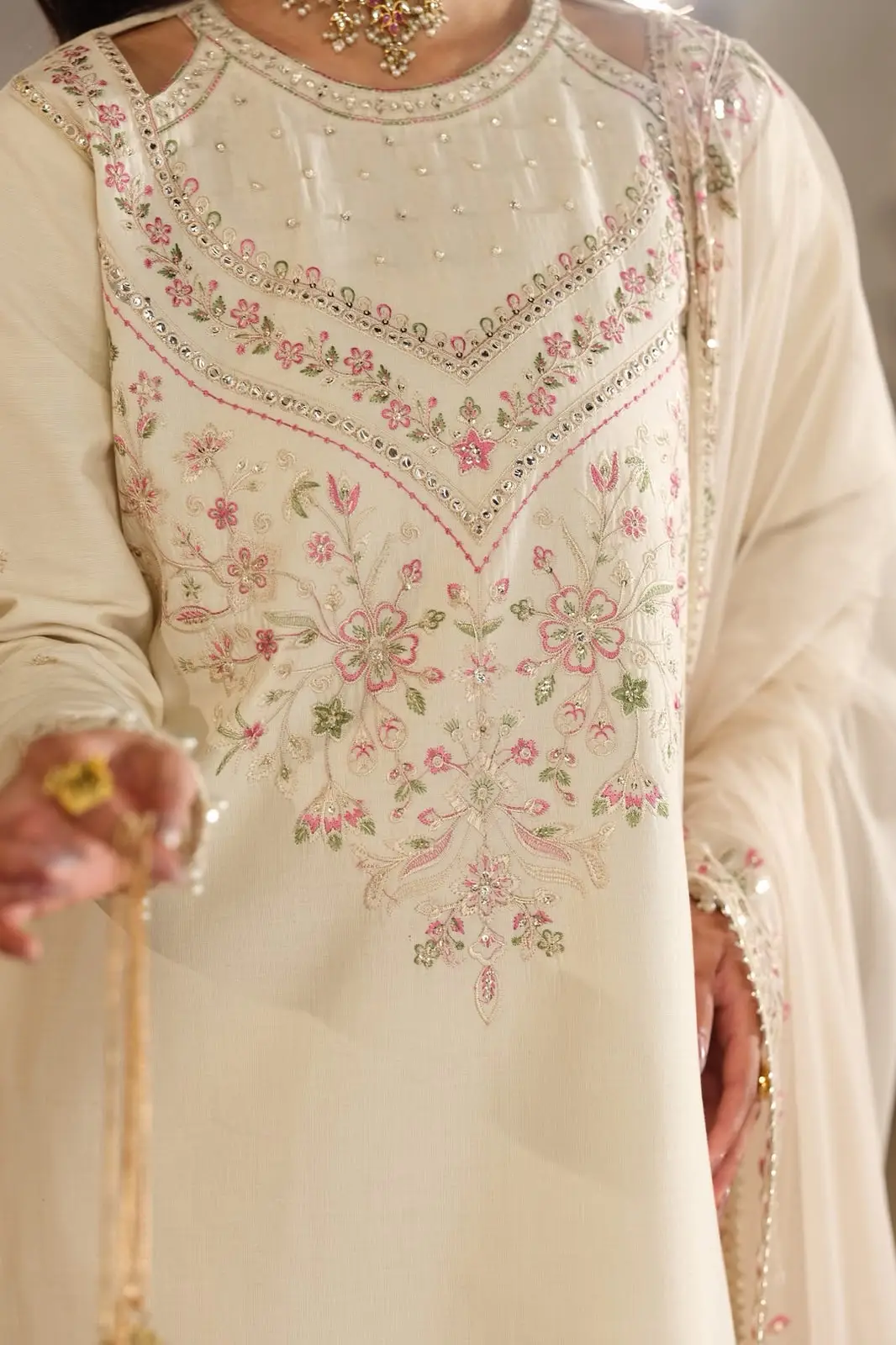 3 Pcs Women's Unstitched Embroidered Suit