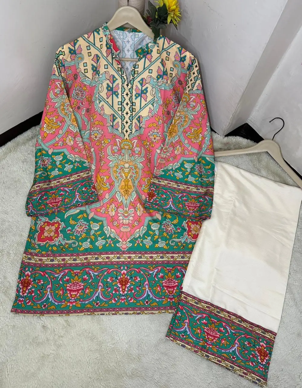 2 Pcs Women's Stitched Doria lawn Printed cord-set with farshi Farshi trouser