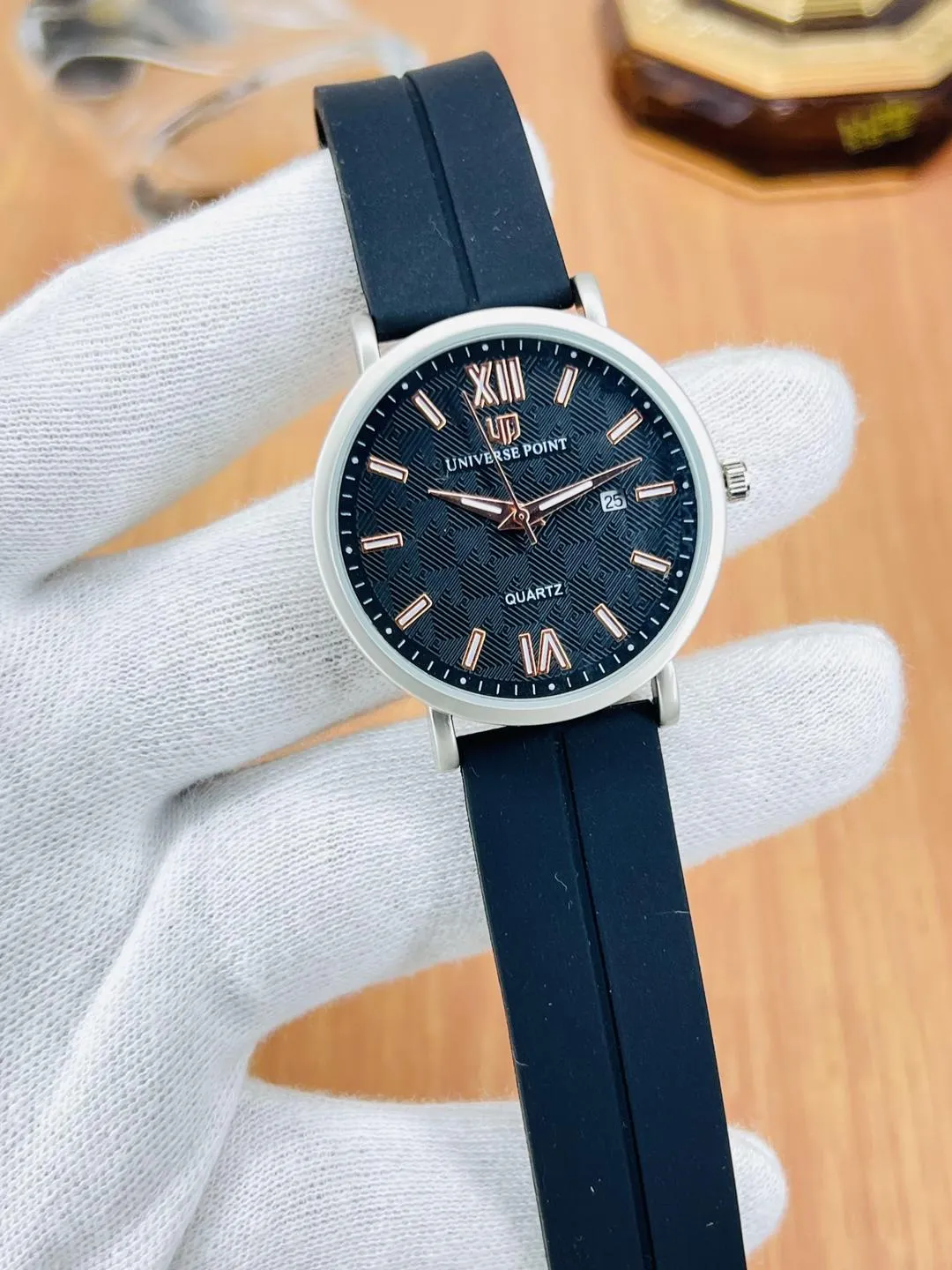 Men's Magnet Strap Watch Black Round Dial Casual Daily Wear