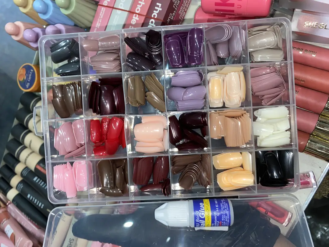 Box of High Quality 576 Fake Nails - Free Nail glue