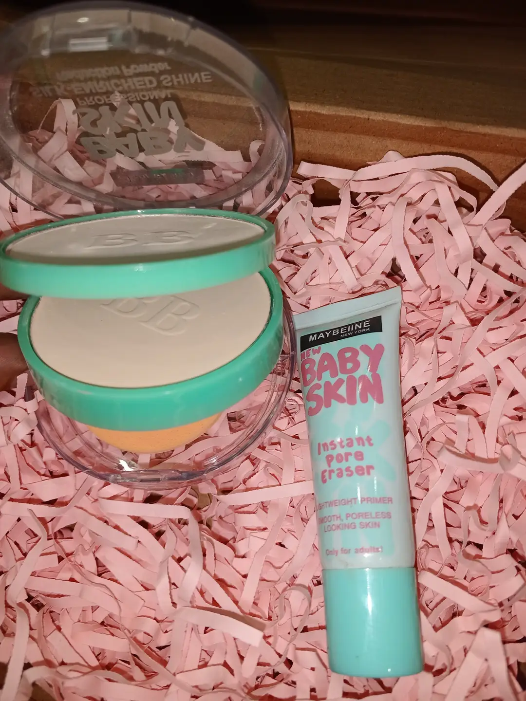 Baby Skin 2 i 1 Combat powder and primer Makeup Deal - 2 pcs