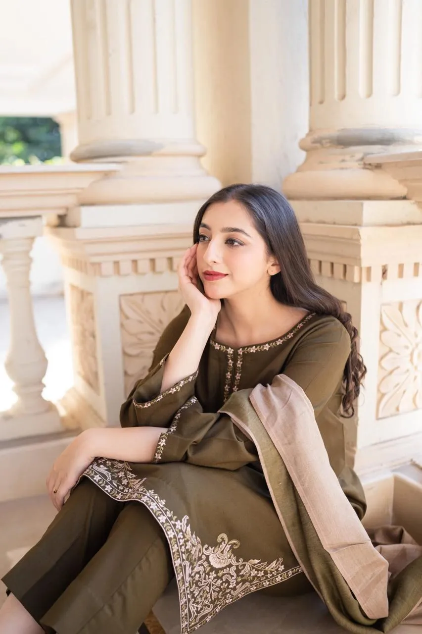 MIX TRENDING DESIGNS 3 Pcs Unstitched Embroidered Suit