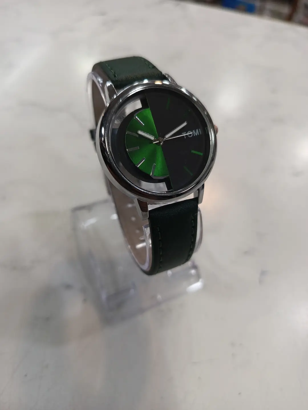 Women's Chic Everyday Design That Upgrades Any Outfit Watch 1