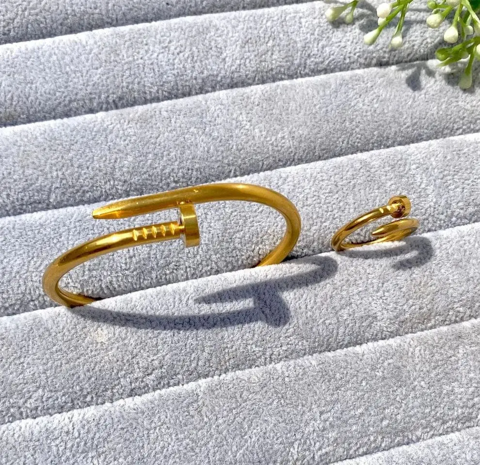 Nail Cartier Handcuff With Free Ring