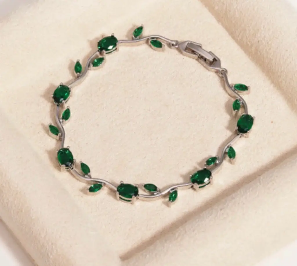 Silver Base Korean Treding Tulip Braclet QWJ-187