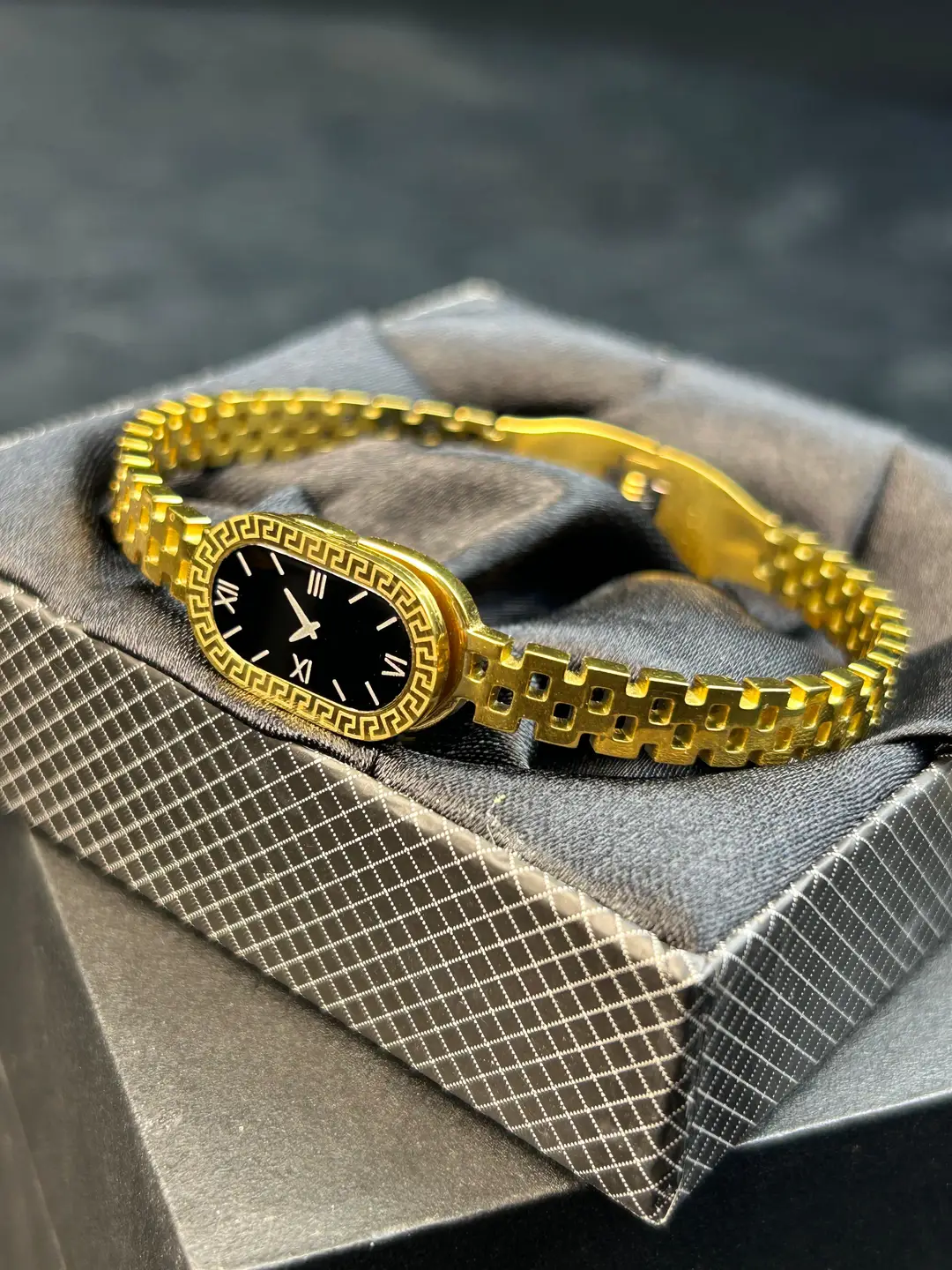 Fake Watch Korean Treding Handcuff/Bracelet