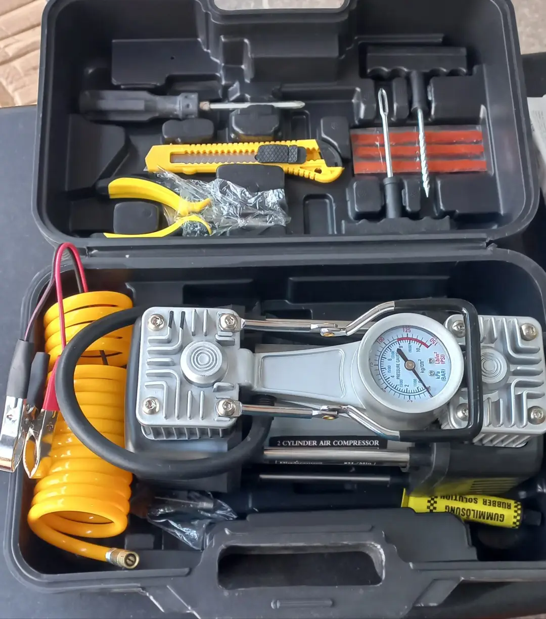 Imported 12V Car Tyre Inflator High Pressure Double Cylinder Pump Metal Tire Inflator Pressure Air Pump and Repair Kit