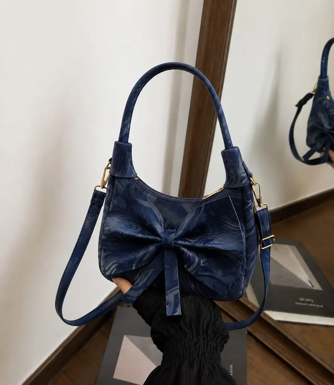 Girl's Leather Textured Shoulder Bag