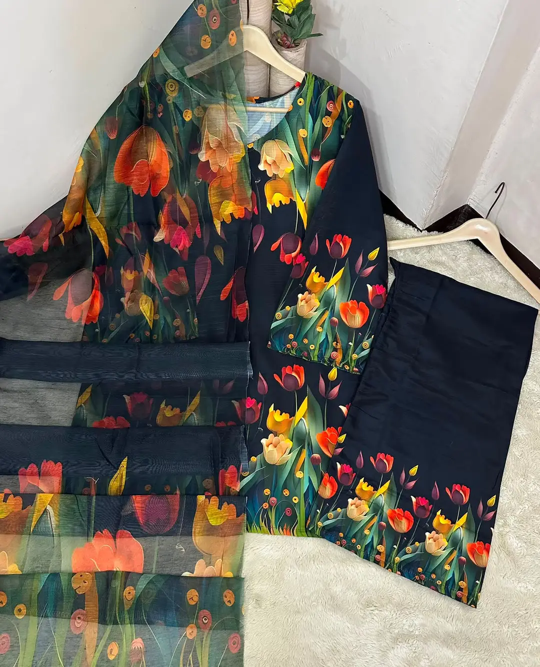 3 Pcs Women's Stitched Lawn Printed Suit