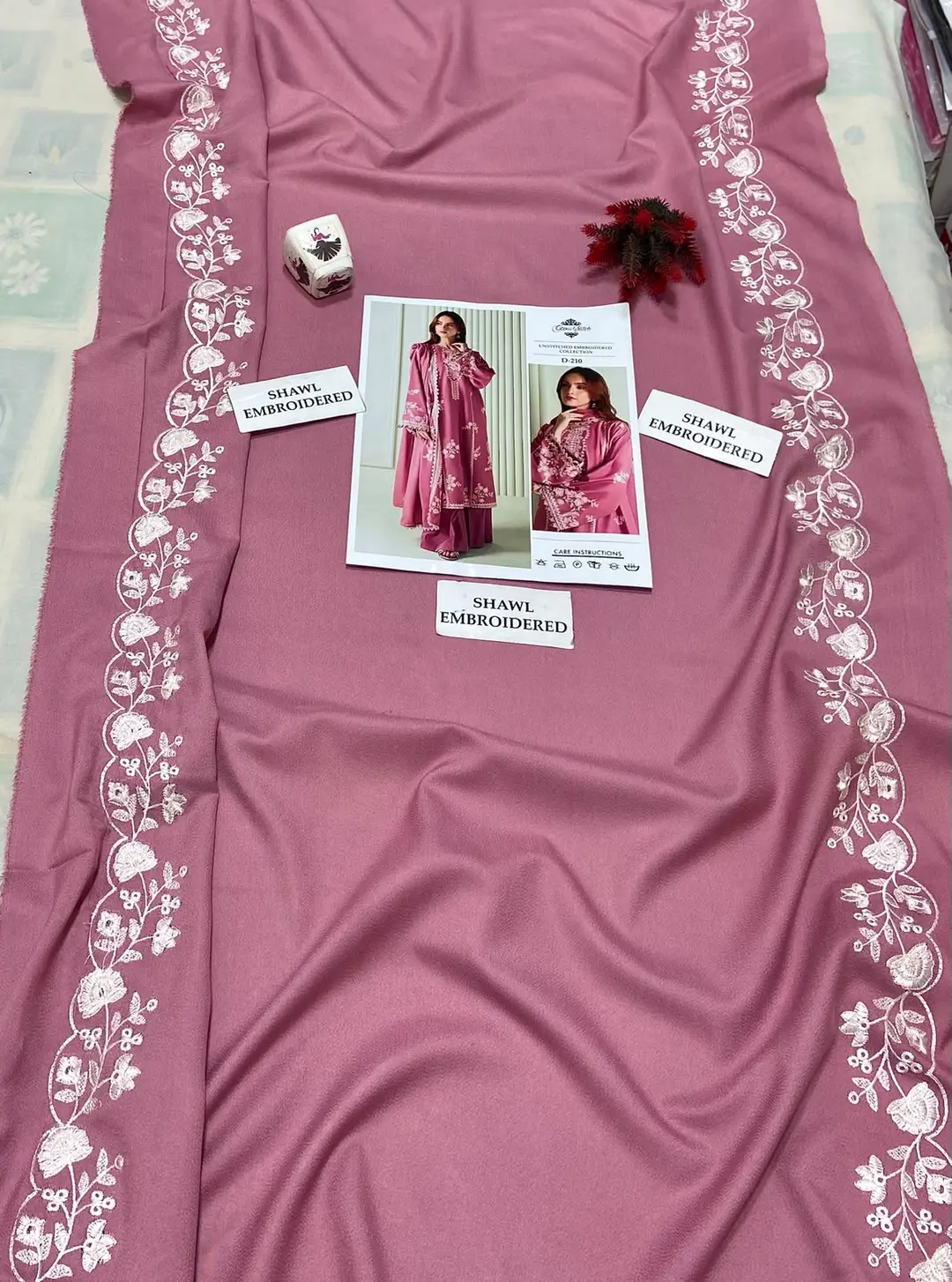 3 Pcs Women's Unstitched Embroidered Suit