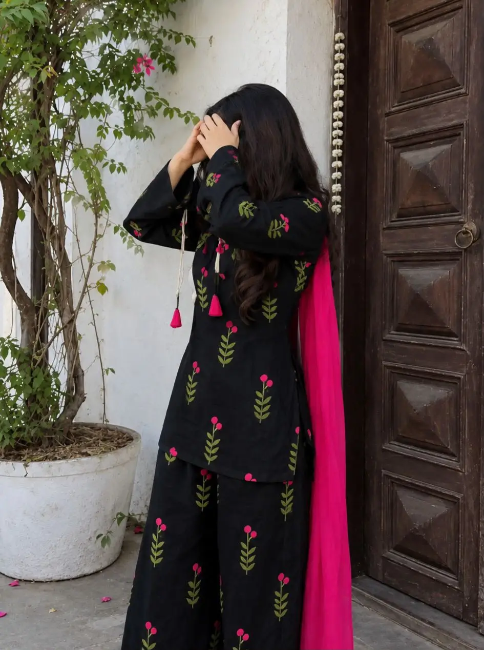 3 Pcs Women's Stitched Lawn Digital Print Suit