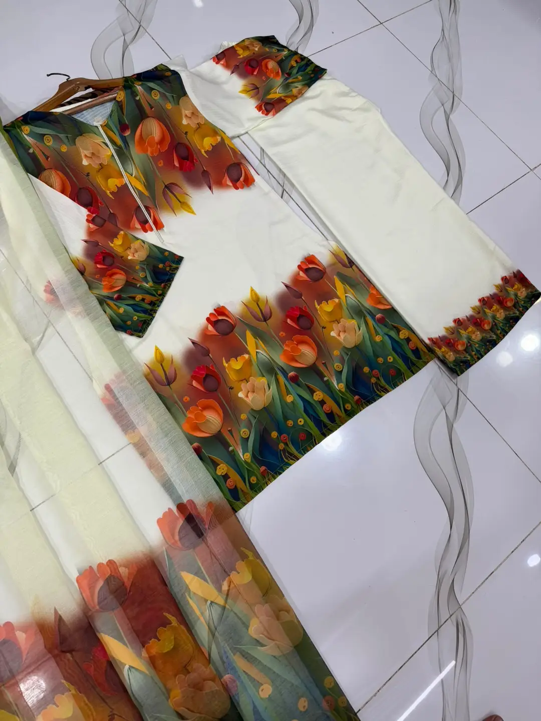 3 Pcs Women's Stitched Lawn Digital Print Suit