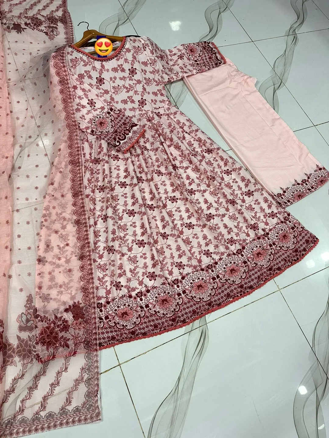 3 Pcs Women's Stitched Lawn Printed Maxi Suit