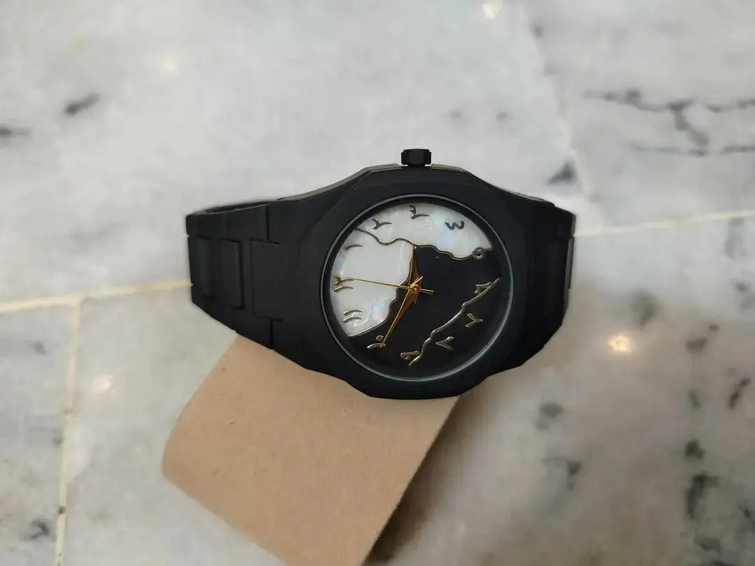 Watch Aura black
