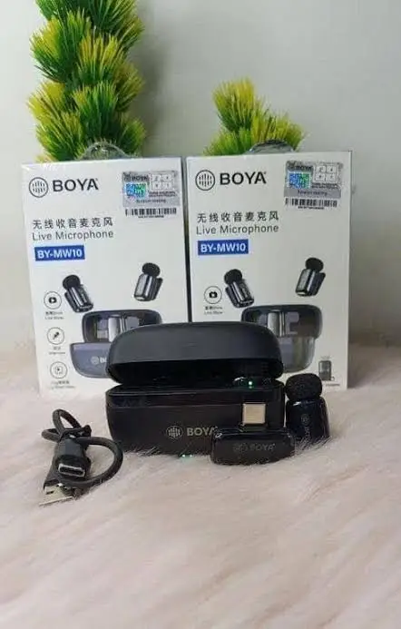 BOYA MW10 DUAL  MIC WITH CHARGING CASE