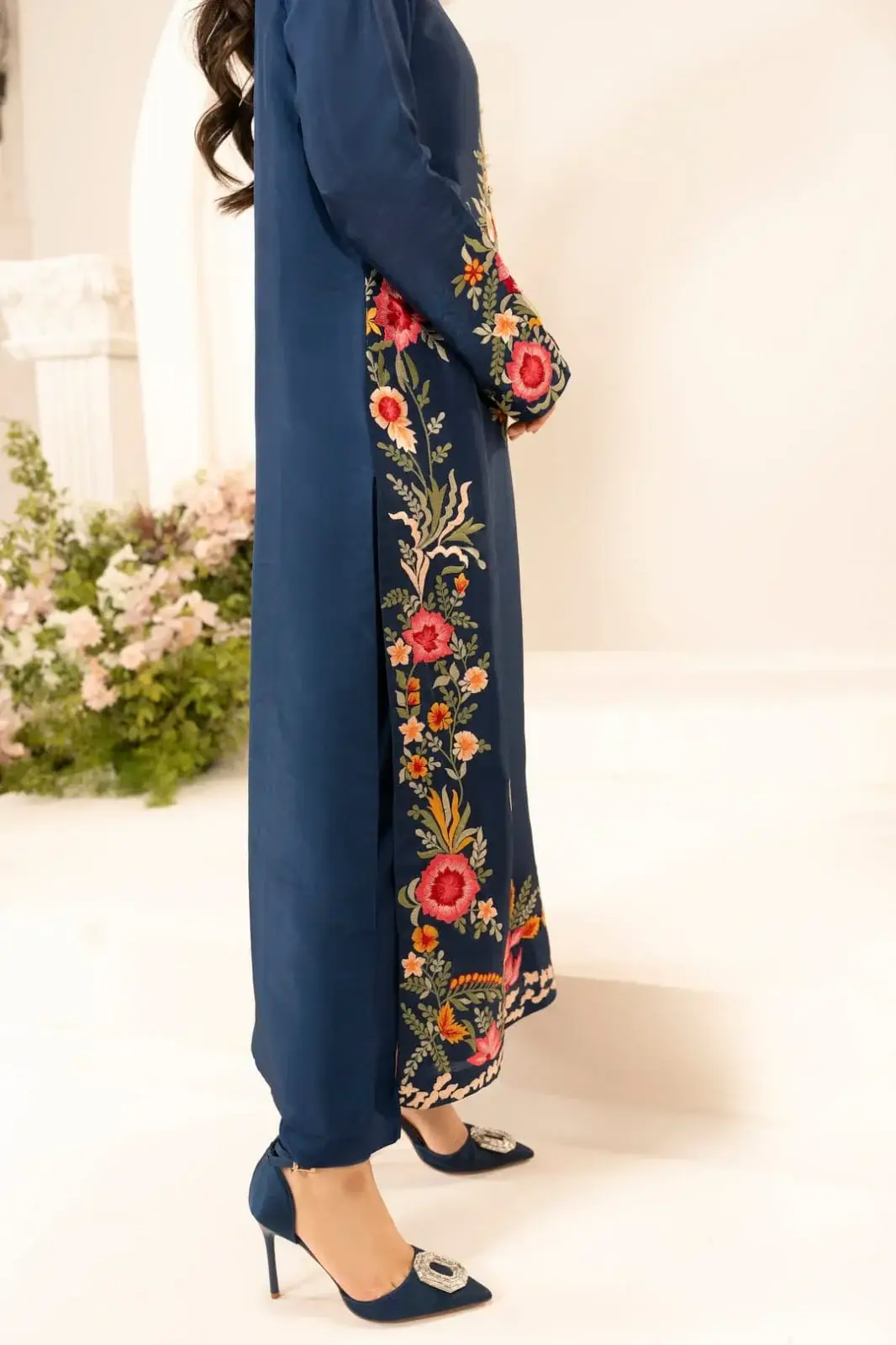 Stunning Women's Stitched Linen Suit Set - 3 Pcs with Embroidered Design