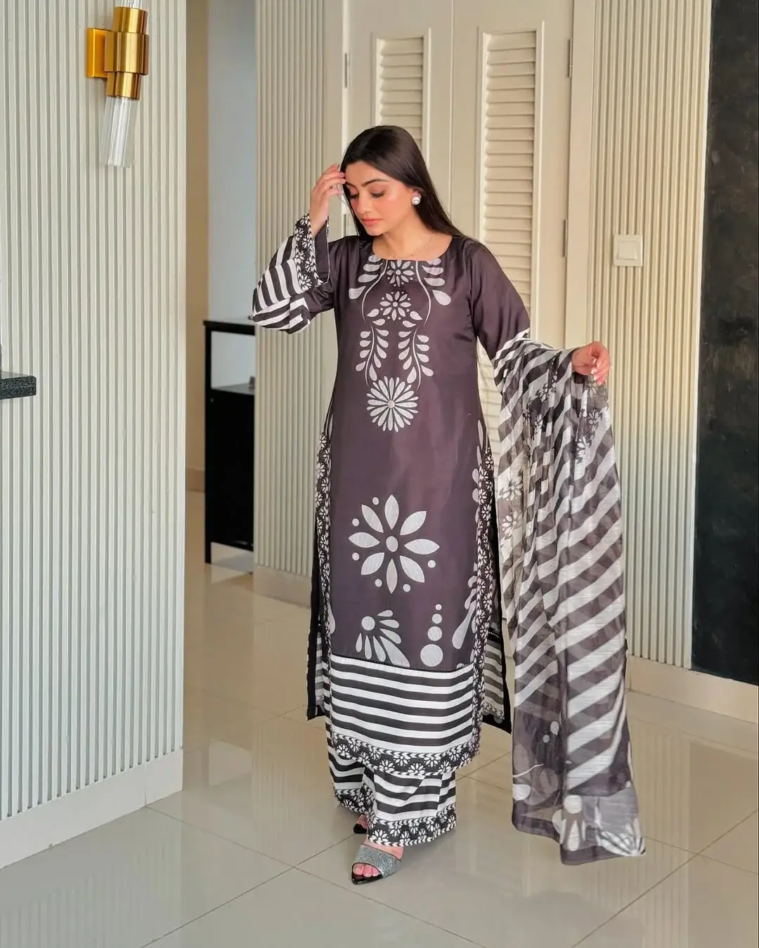 Stylish Women's Stitched Suit - 3 Pcs Digital Print Lawn Set in Black