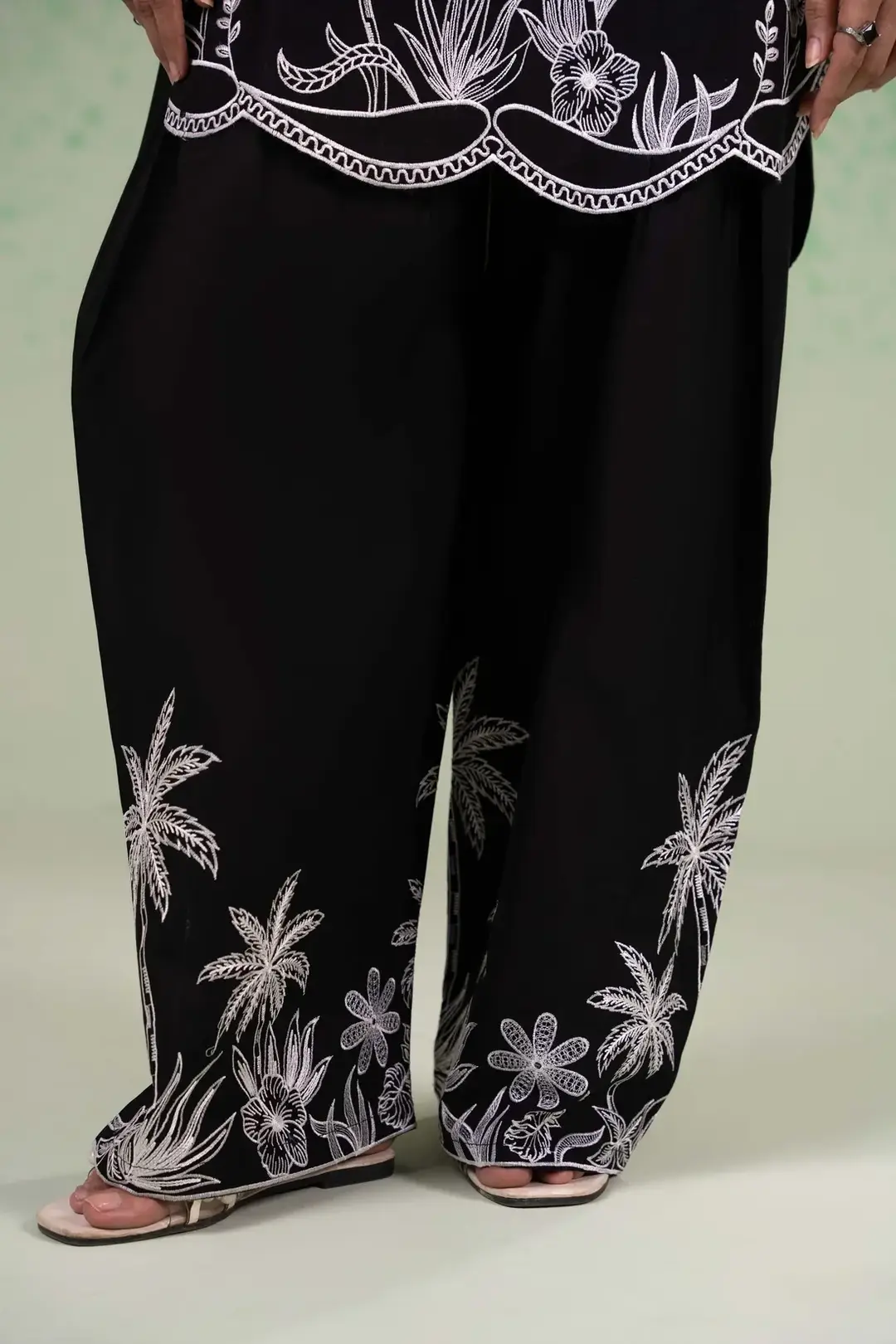 Stylish Black Embroidered Lawn Shirt and Trouser Set - 2 Pcs