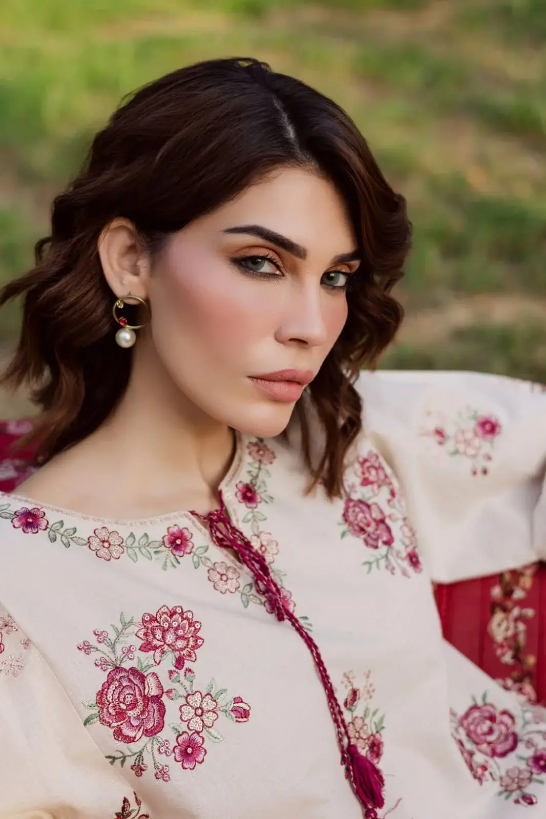 Elegant Embroidered Shirt And Trouser Set - 2 Pcs