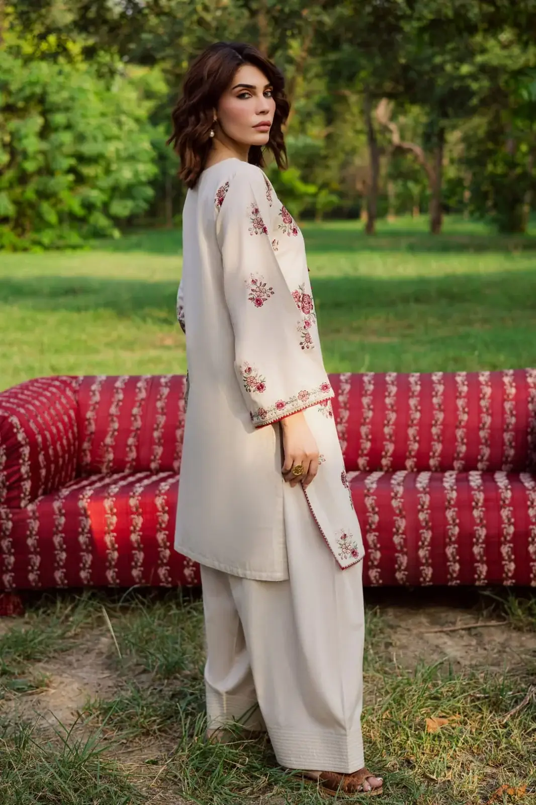 Elegant Embroidered Shirt And Trouser Set - 2 Pcs