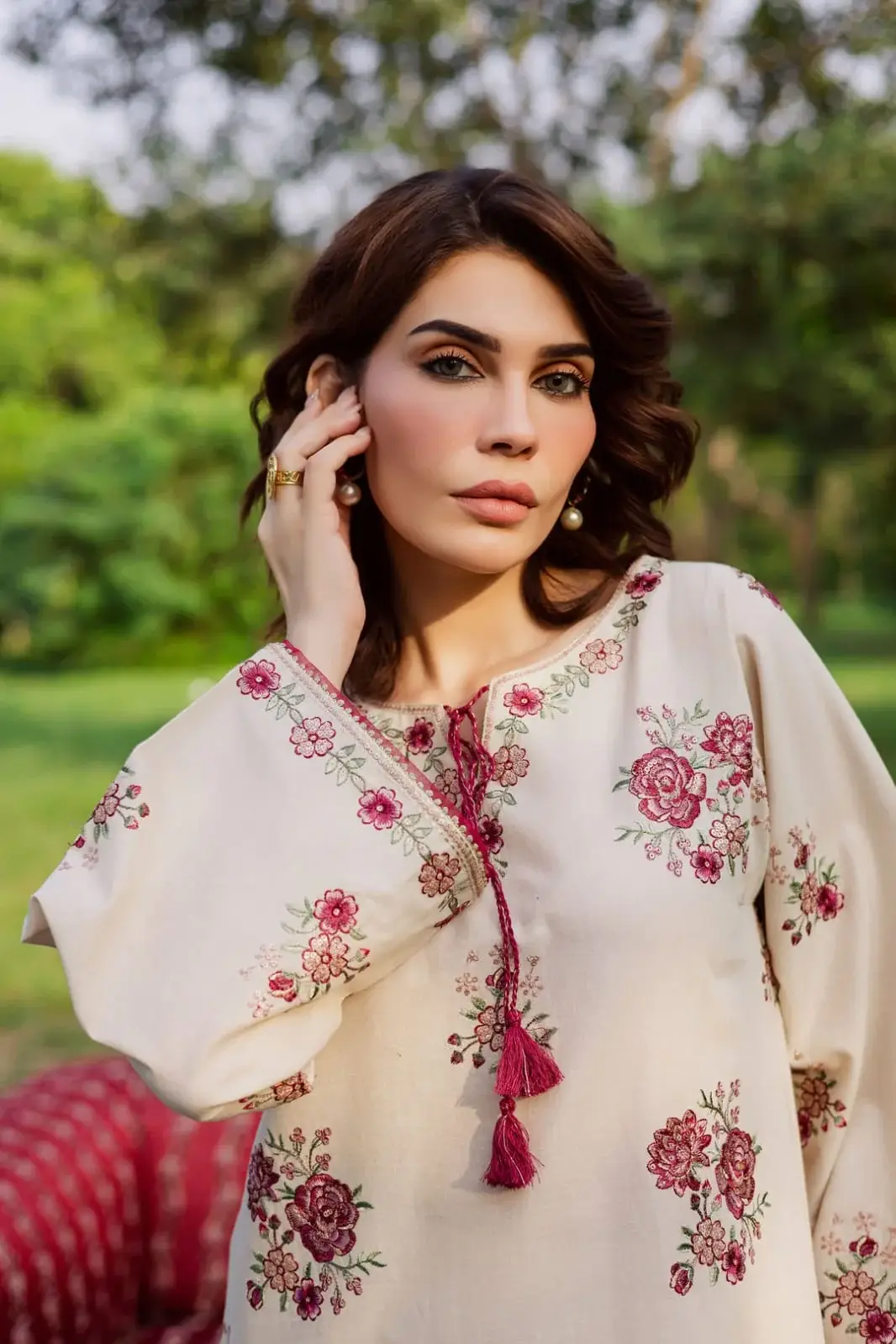 Elegant Embroidered Shirt And Trouser Set - 2 Pcs