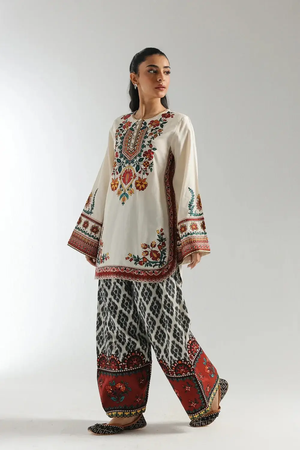 Stylish Women's Printed Shirt and Trouser Set - 2 Pcs