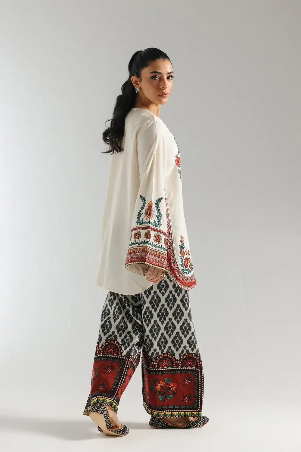 Stylish Women's Printed Shirt and Trouser Set - 2 Pcs