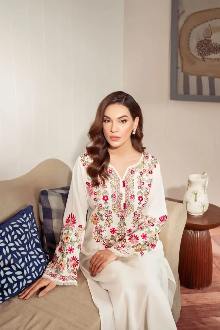 Women's Embroidered Shirt And Trouser Set - 2 Pcs