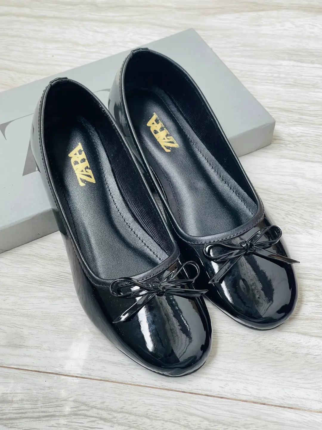 ZARA Flats Pumps for Women – Patent Leather Bow Ballet Flats | Round Toe Slip-On Casual, Office & Party Shoes | Sizes 36-42 | With Brand Box