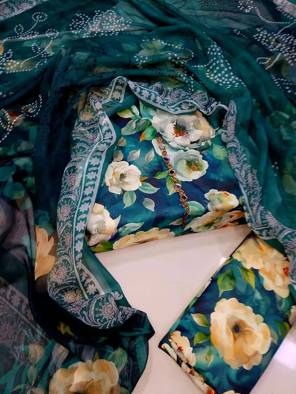 Digital Printed 3 Piece Swiss Lawn Suit for Women – Floral Print Lawn Shirt & Trouser with Original Crinkle Chiffon Dupatta | Summer Casual Dress | Pakistani Lawn Collection