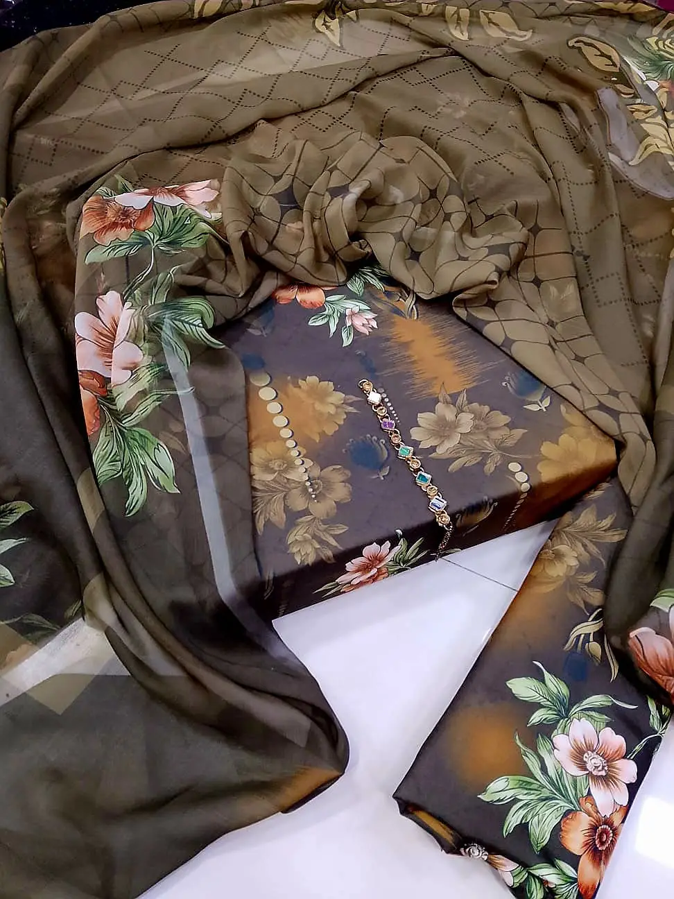Digital Printed 3 Piece Swiss Lawn Suit for Women – Floral Print Lawn Shirt & Trouser with Original Crinkle Chiffon Dupatta | Summer Casual Dress | Pakistani Lawn Collection