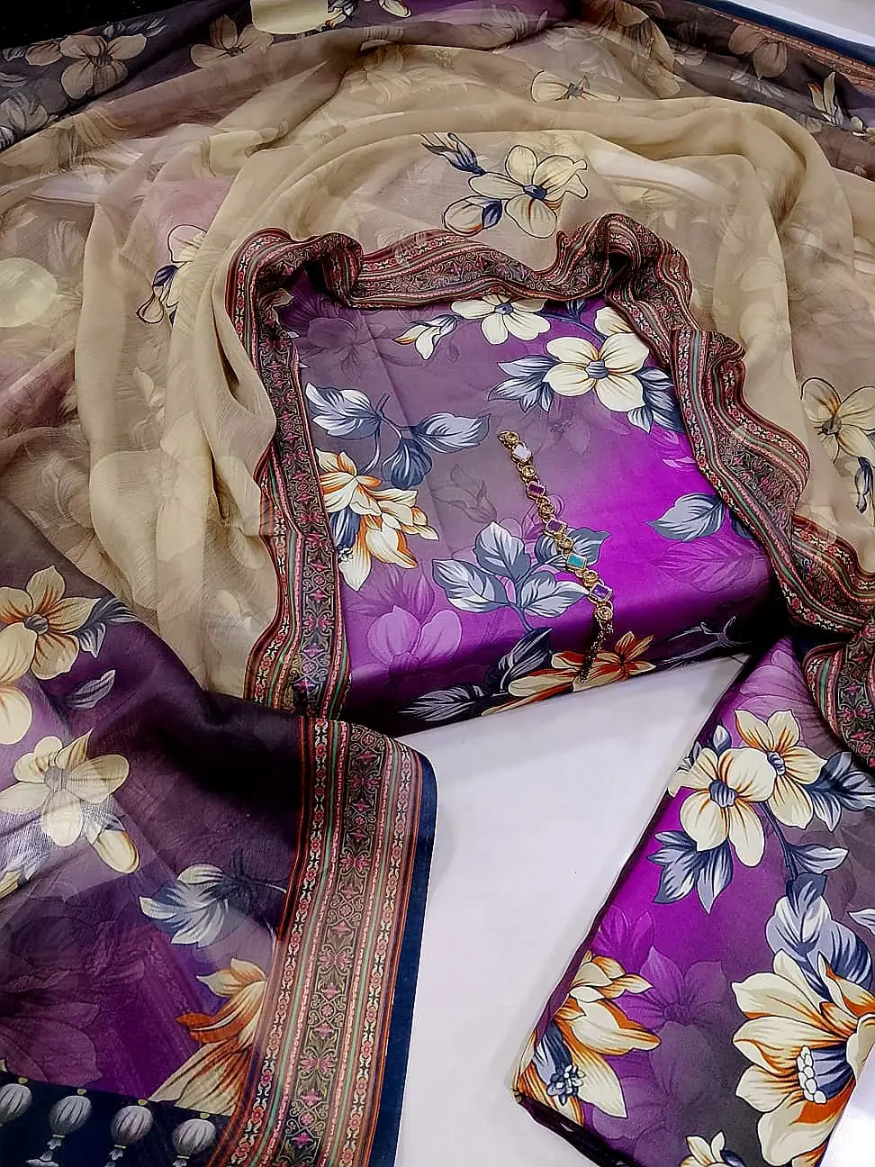 Digital Printed 3 Piece Swiss Lawn Suit for Women – Floral Print Lawn Shirt & Trouser with Original Crinkle Chiffon Dupatta | Summer Casual Dress | Pakistani Lawn Collection