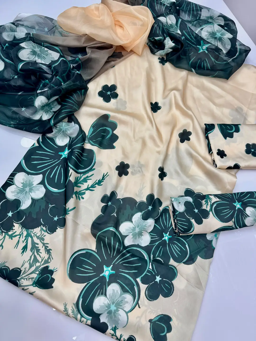 3 Pcs Women's Unstitched Digital Print Suit