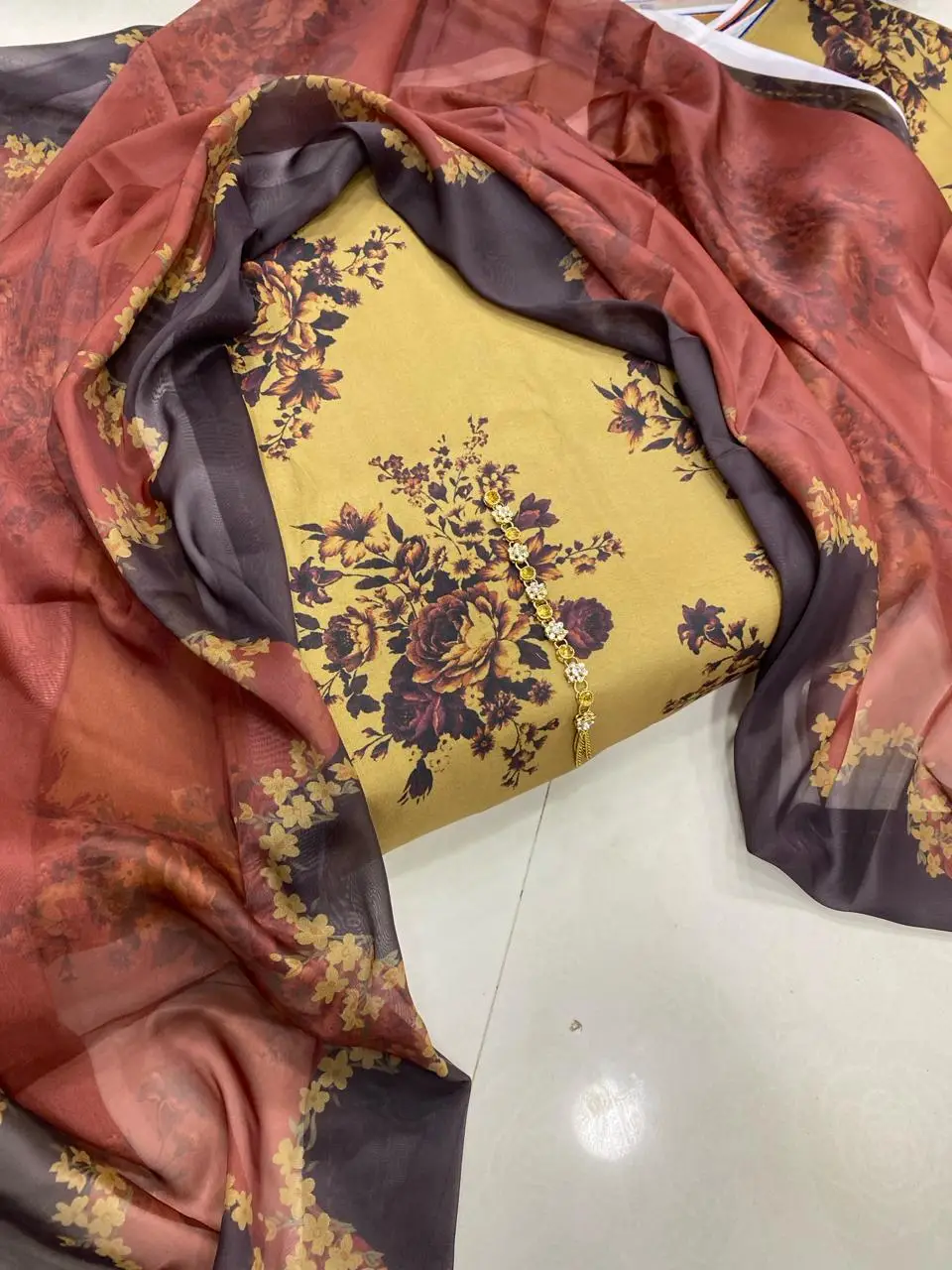 3 Piece Swiss Lawn Suit for Women - Digital Printed Lawn Dress with Crinkle Chiffon Dupatta