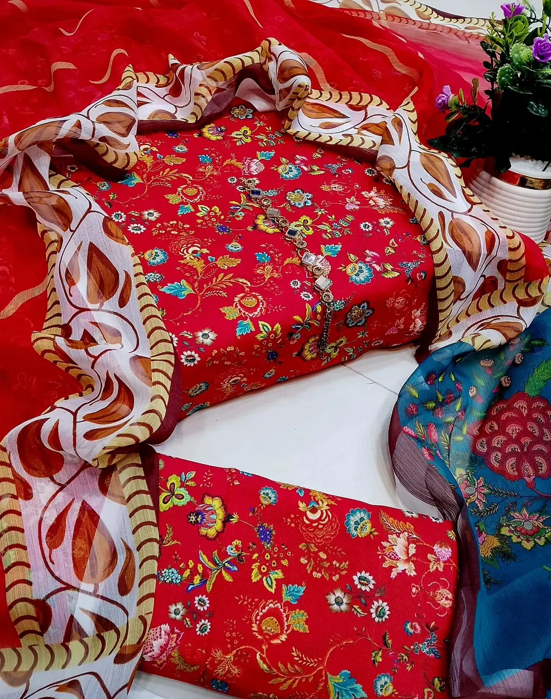 3 Piece Swiss Lawn Suit for Women - Digital Printed Lawn Dress with Crinkle Chiffon Dupatta
