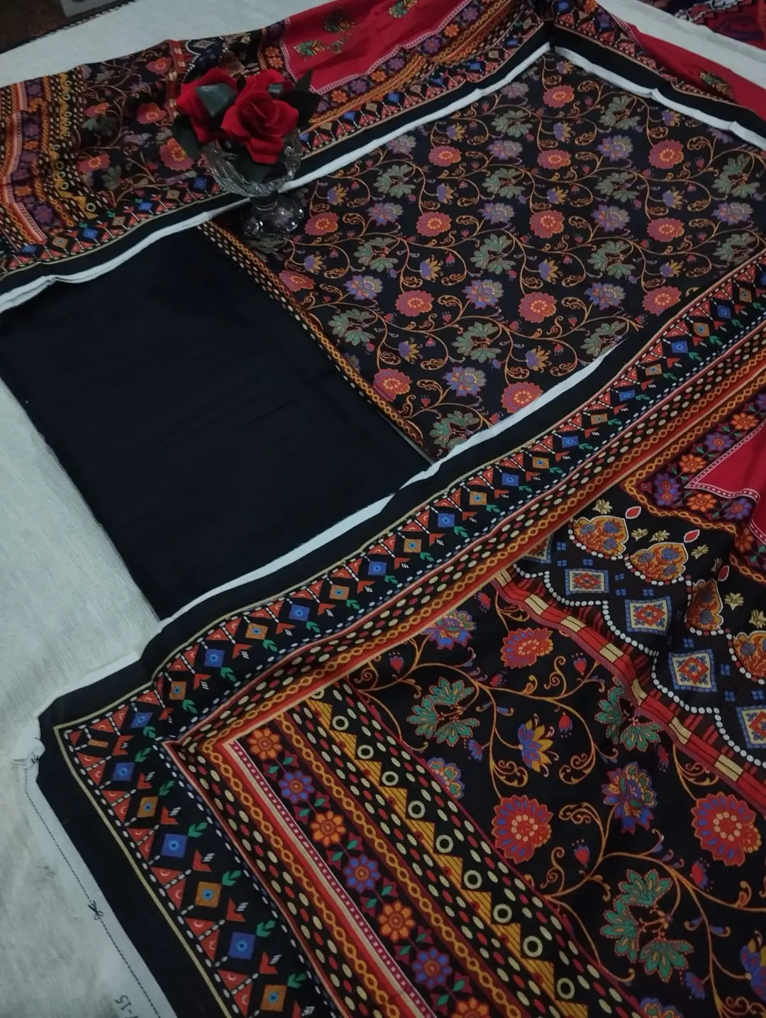 3 Pcs Women's Unstitched Printed Suit